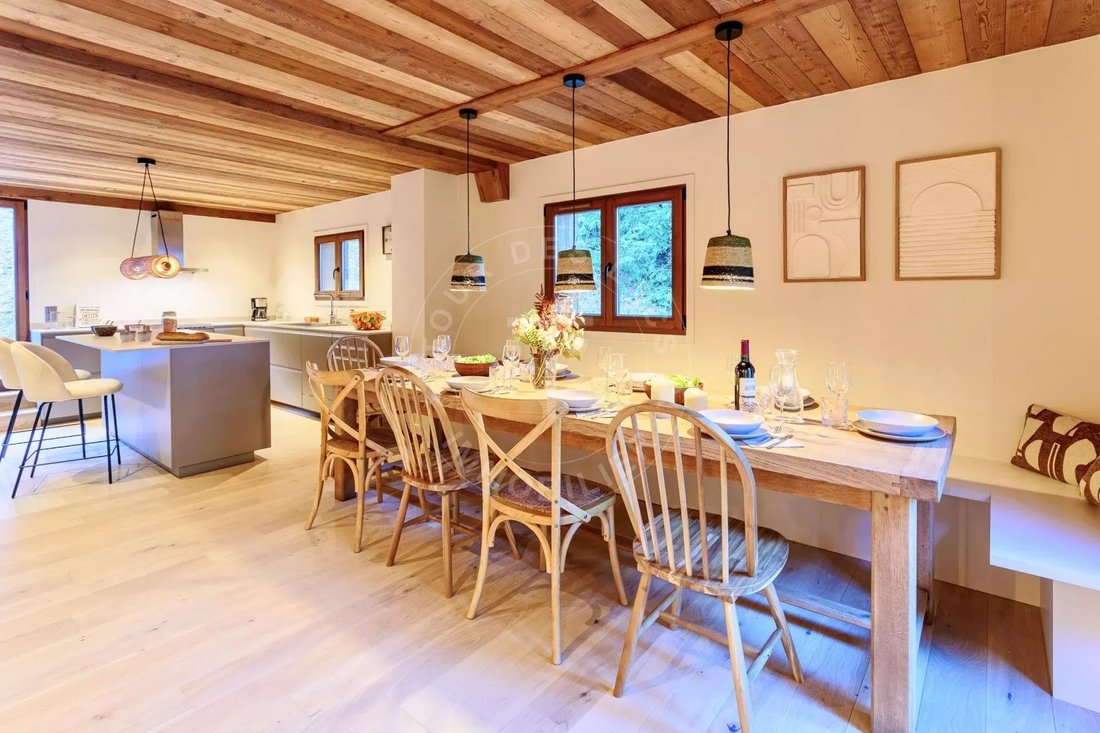 Chalet in La Clusaz, Auvergne-Rhône-Alpes, France 2 - 17733464
