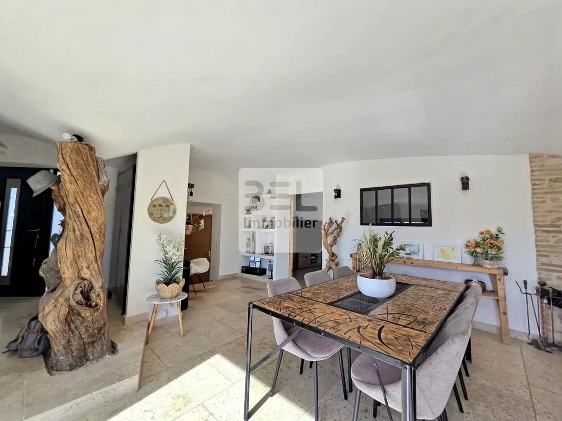 Villa in Saint-Restitut, Auvergne-Rhône-Alpes, France 2 - 17733536