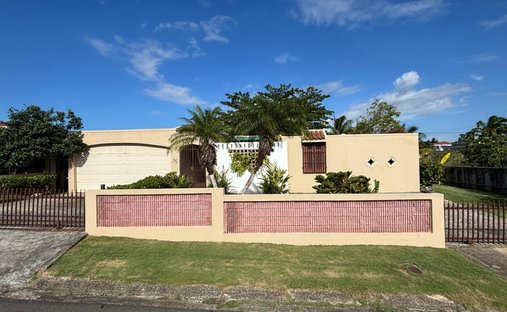 House in Breñas, Vega Alta, Puerto Rico 1