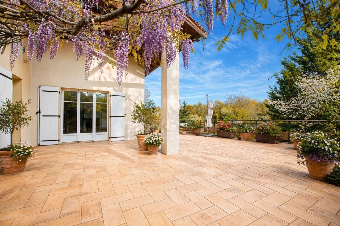 Estate in Est, Dardilly, France 4 - 16631588