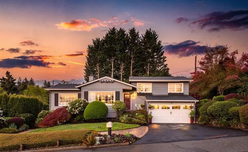 House in Lake Oswego, Oregon, United States 1
