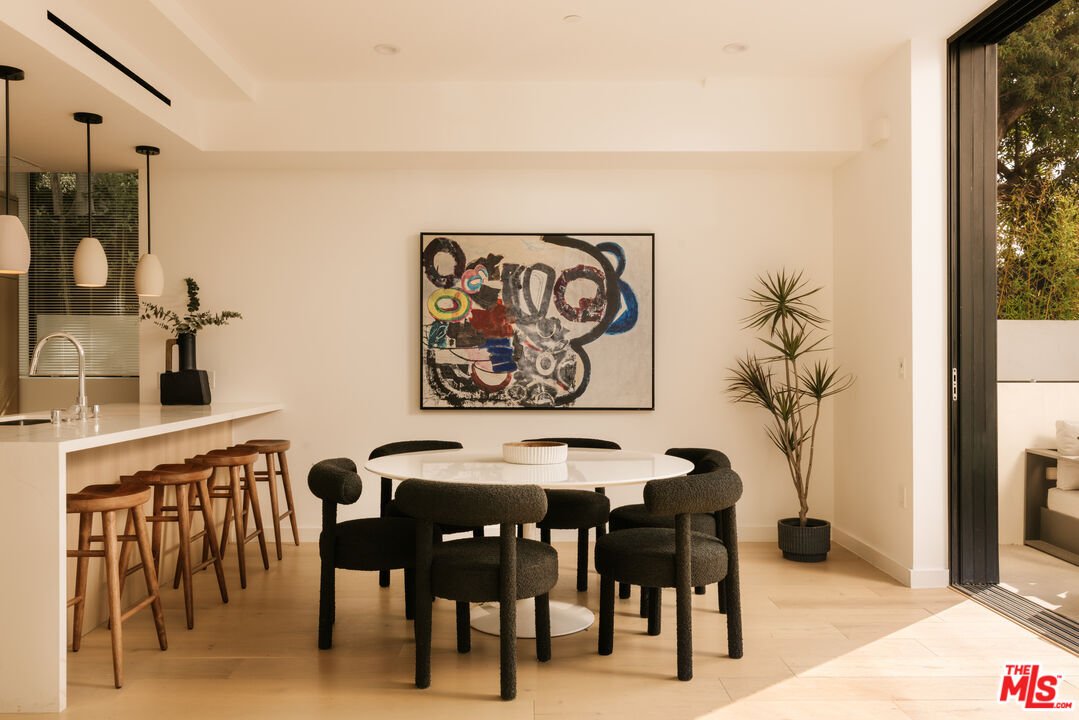 Condo in Los Angeles, California, United States 2 - 17733864