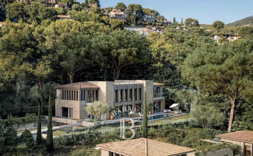 House in Grande Couronne, Cassis, France 1