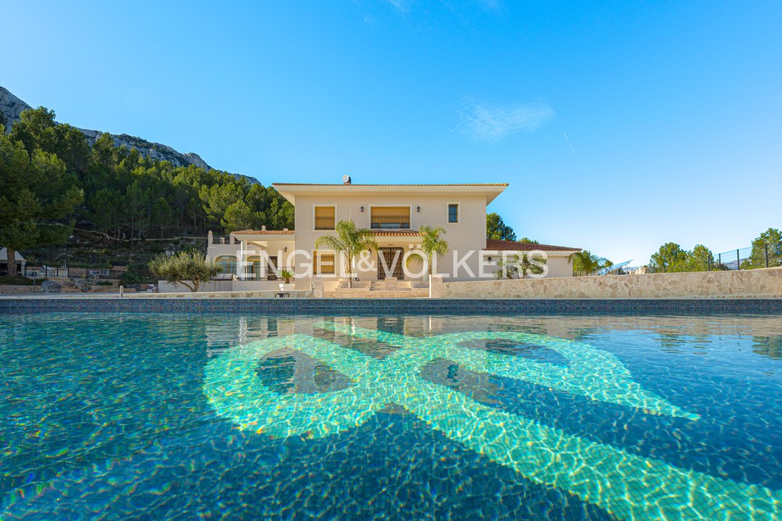 Villa in el Castell de Guadalest, Valencian Community, Spain 2 - 15036253