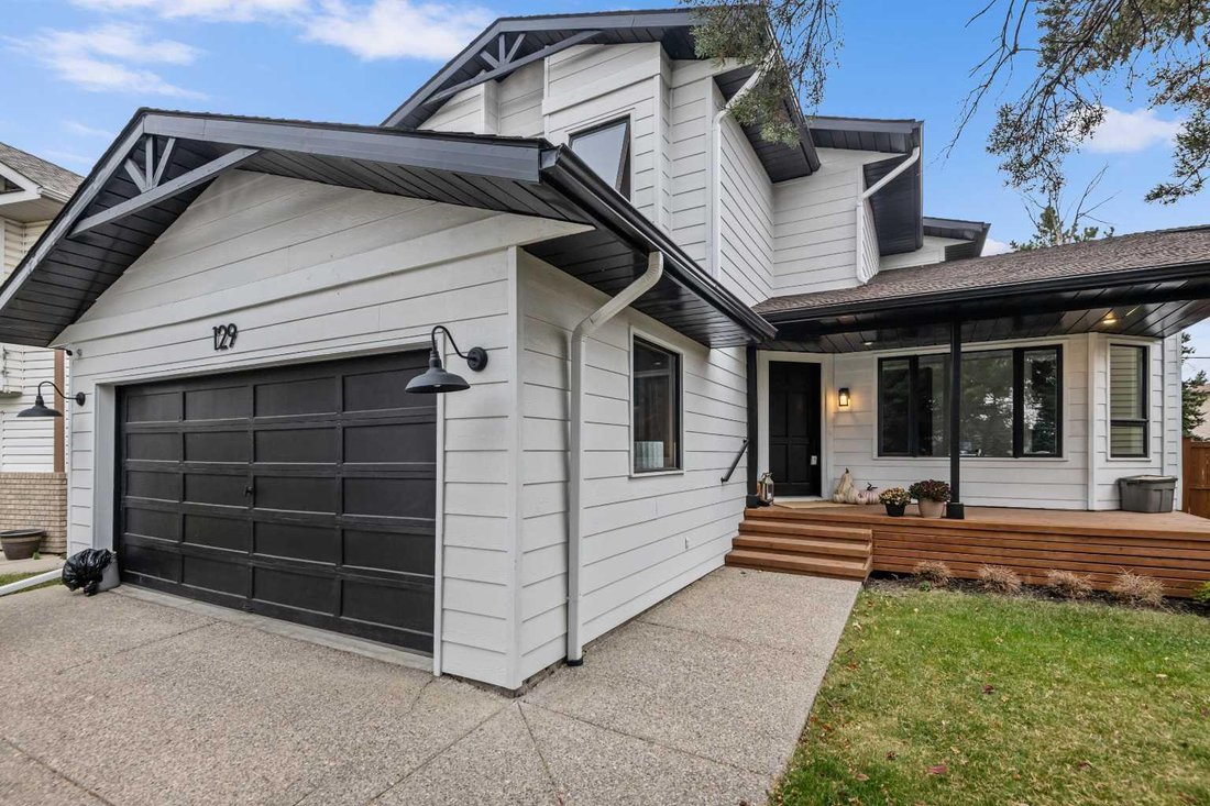 House in Calgary, Alberta, Canada 2 - 17733935