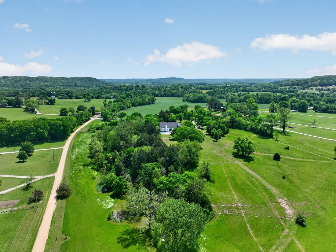 Farm Ranch in Mount Pleasant, Tennessee, United States 5 - 17733923