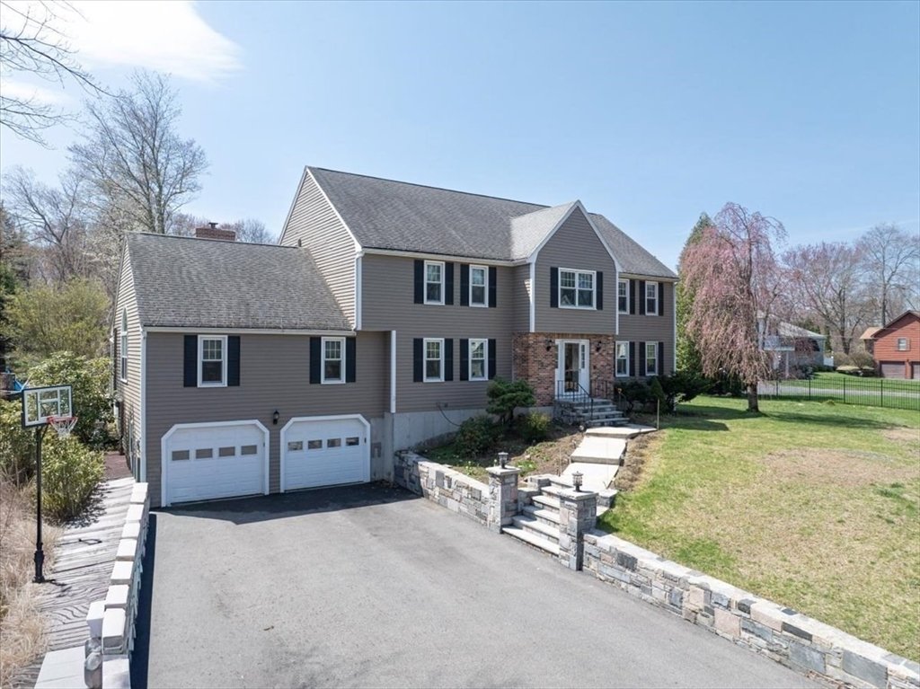 Milford, Massachusetts, United States 4 - 17734140