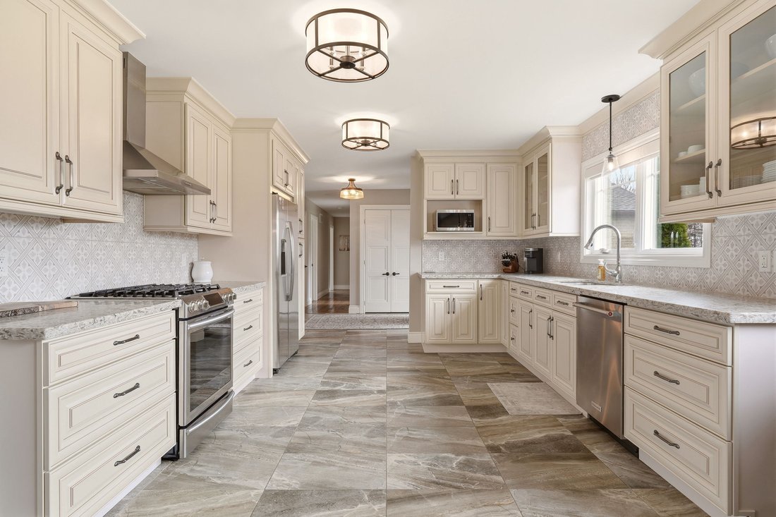 House in Hamilton, Ontario, Canada 5 - 17734292