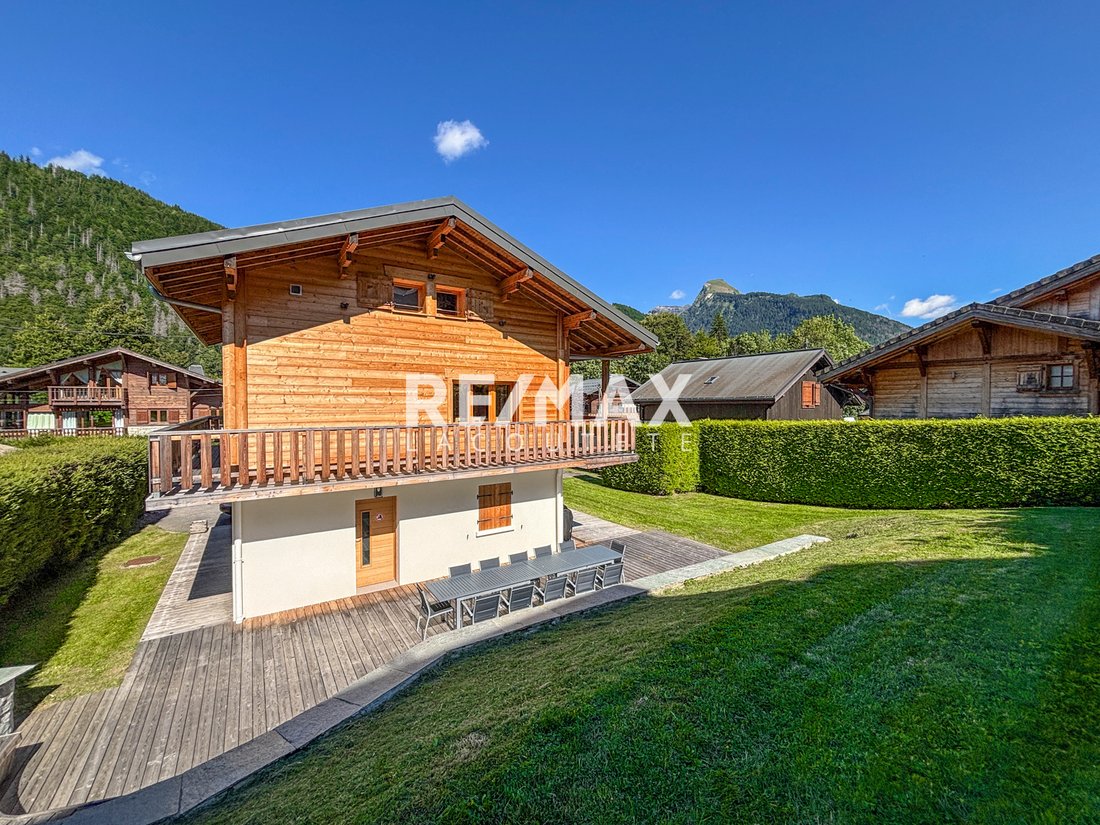 Chalet in Morzine, Auvergne-Rhône-Alpes, France 2 - 17734263