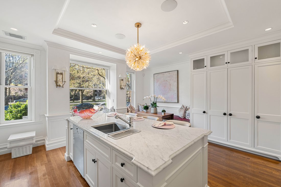 Condo in Boston, Massachusetts, United States 4 - 17734260