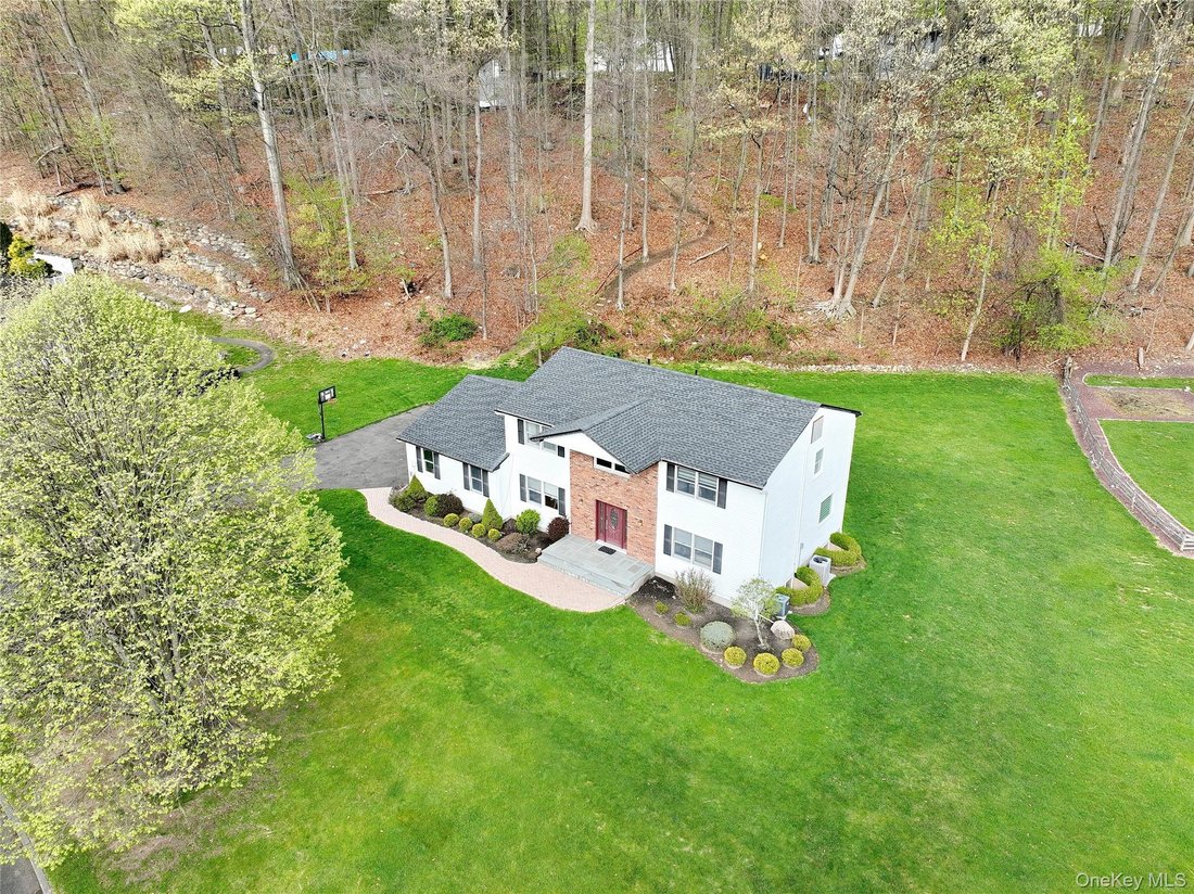 House in Airmont, New York, United States 2 - 17734921
