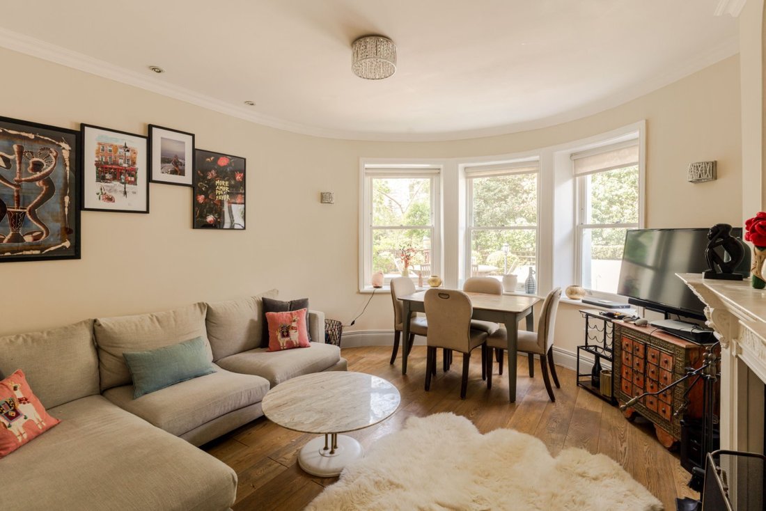 Apartment in Holland Park, Kensington And Chelsea, England 2 - 17735176