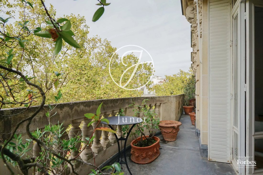 Apartment in Gros Caillou, Paris 7e Arrondissement, Paris 3 - 17325257