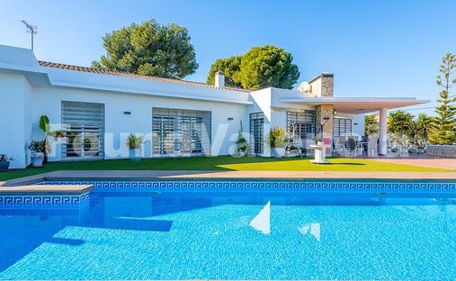 Villa in Alberic, Valencia, Valencian Community, Spain 1