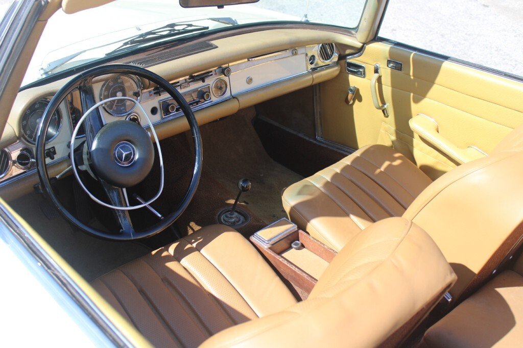 Mercedes Benz 280SL in Sarasota, FL, United States 4 - 17735378