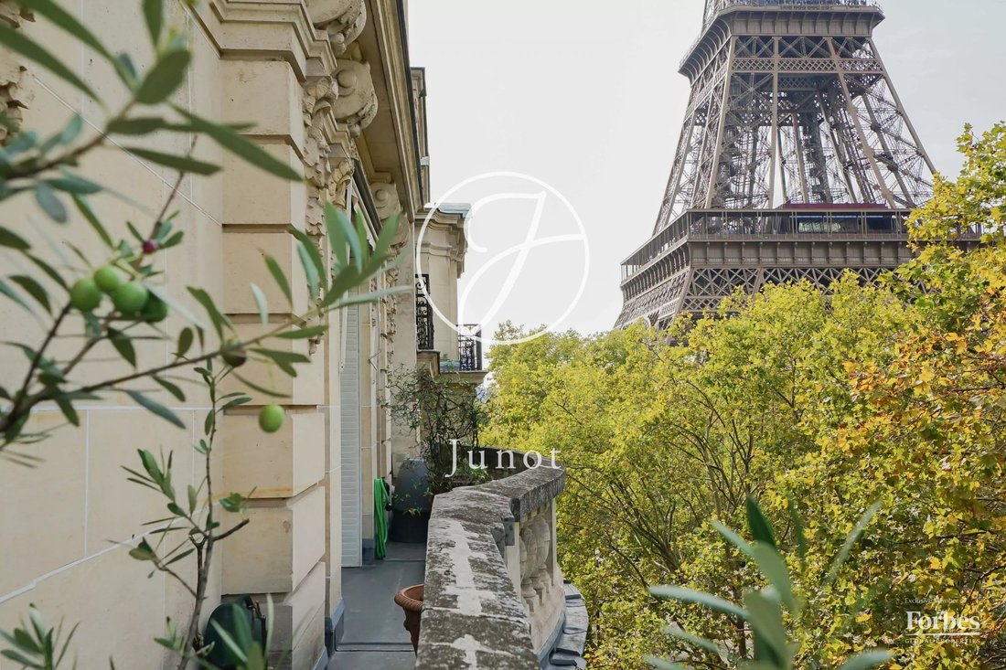 Apartment in Gros Caillou, Paris 7e Arrondissement, Paris 1 - 17325257