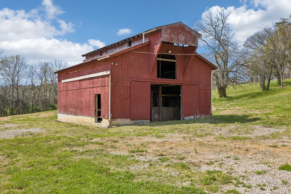 House in Thompson's Station, Tennessee, United States 1 - 17734607
