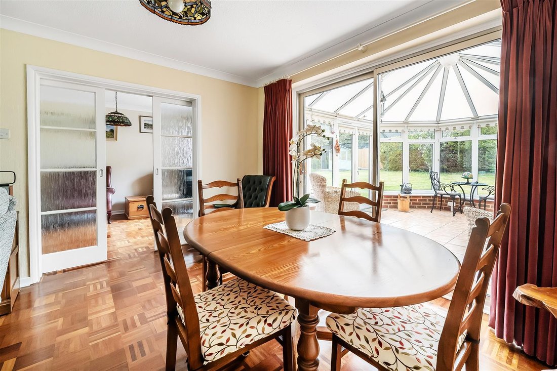 House in Surrey, England 4 - 17734551