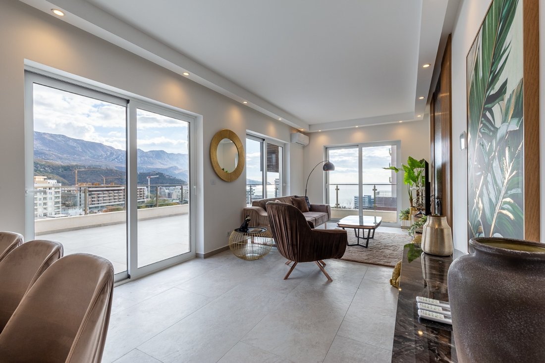 Apartment in Bečići, Budva Municipality, Montenegro 2 - 17735207
