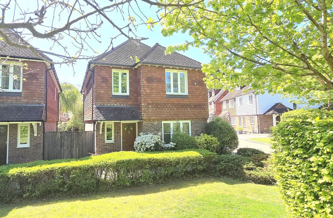 House in Walstead, Copthorne, England 3 - 17377190