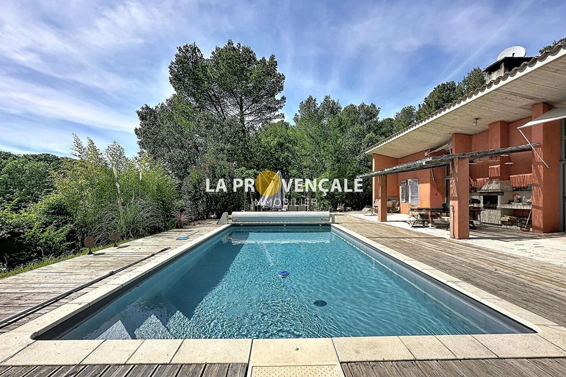 Villa in Trets, Provence-Alpes-Côte d'Azur, France 1 - 17735003