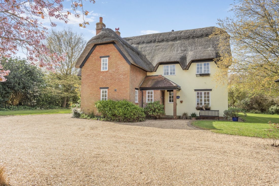 House in Aspley Guise, England 4 - 17735163