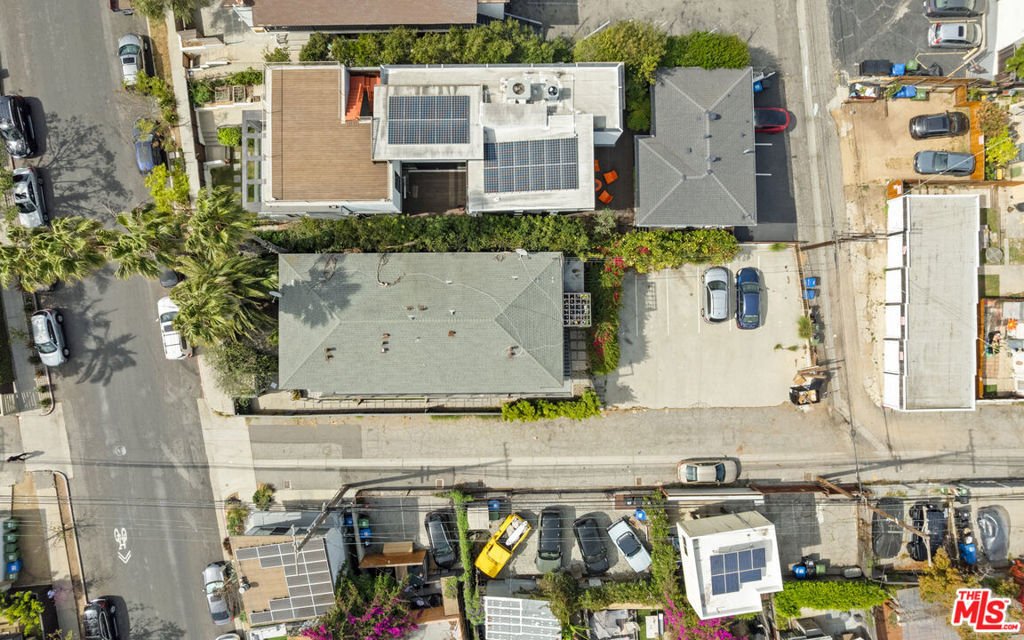 Los Angeles, California, United States 3 - 17734362