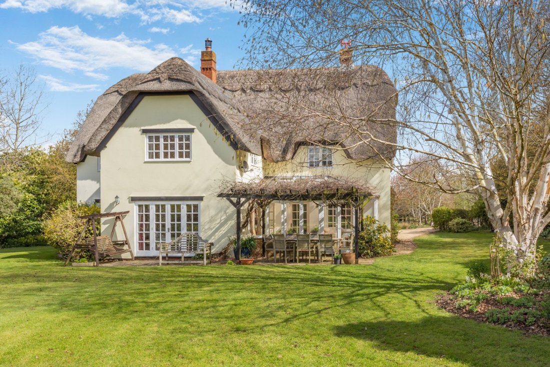 House in Aspley Guise, England 3 - 17735163