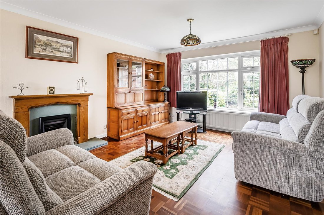 House in Surrey, England 2 - 17734551