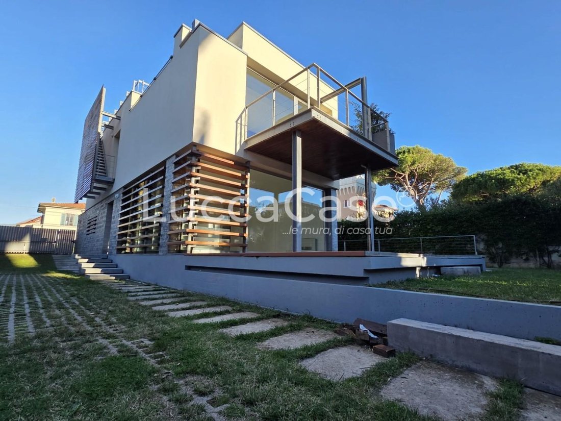 Villa in Camaiore, Tuscany, Italy 1 - 17734621