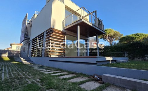 Villa in Camaiore, Tuscany, Italy 1