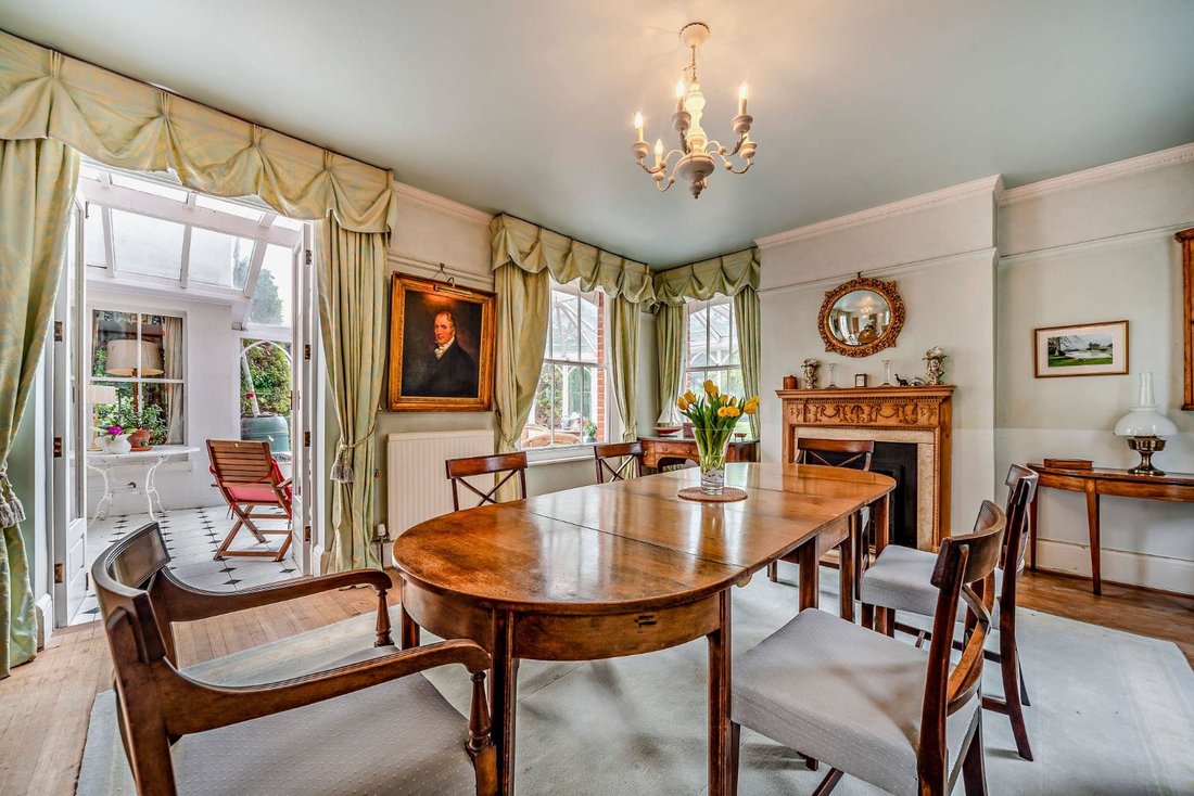 House in Hampshire, England 3 - 17735179