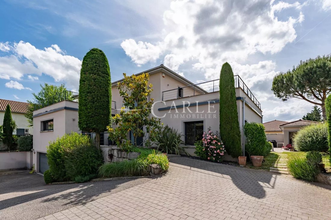 Villa in Genas, Auvergne-Rhône-Alpes, France 2 - 15905993