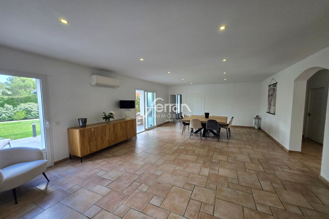 Villa in Salernes, Provence-Alpes-Côte d'Azur, France 4 - 17735015