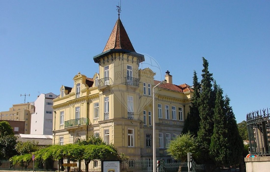 House in Oliveira de Azemeis, Santiago de Riba-Ul, Ul, Macinhata da Seixa e Madail, Aveiro District, Portugal 1 - 17735233
