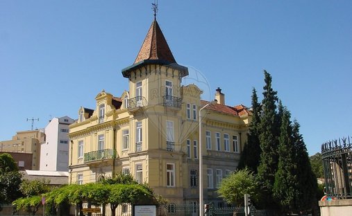 House in Oliveira de Azemeis, Santiago de Riba-Ul, Ul, Macinhata da Seixa e Madail, Aveiro District, Portugal 1