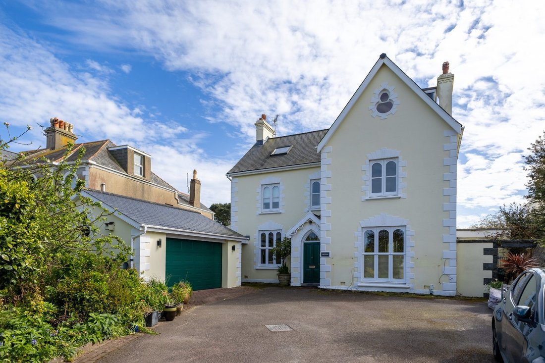 House in England 1 - 17735265