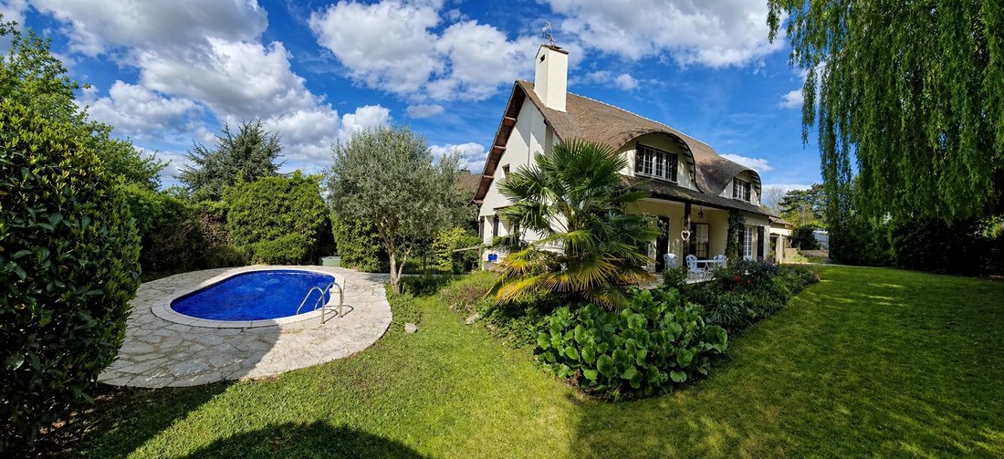 House in Sud, Chambourcy, France 1 - 16409729