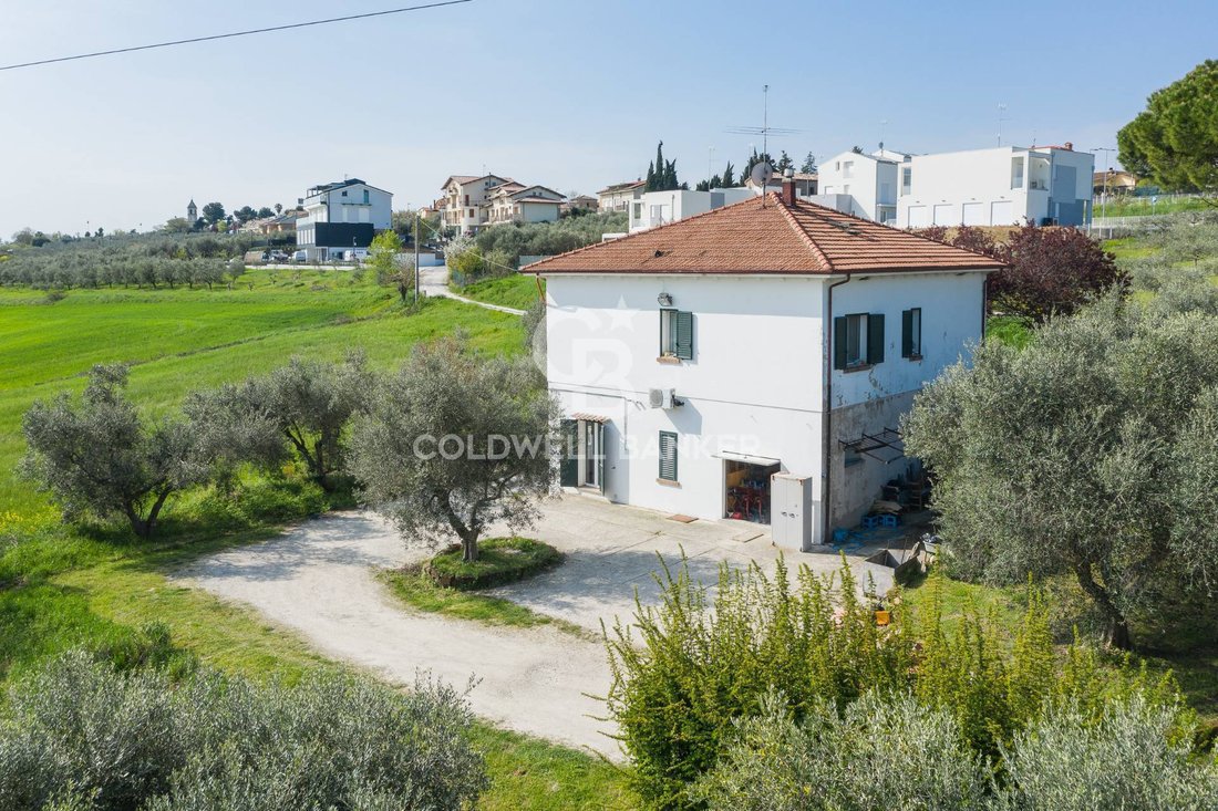 Villa en Misano Adriático, Emilia-Romaña, Italia 1 - 17739673