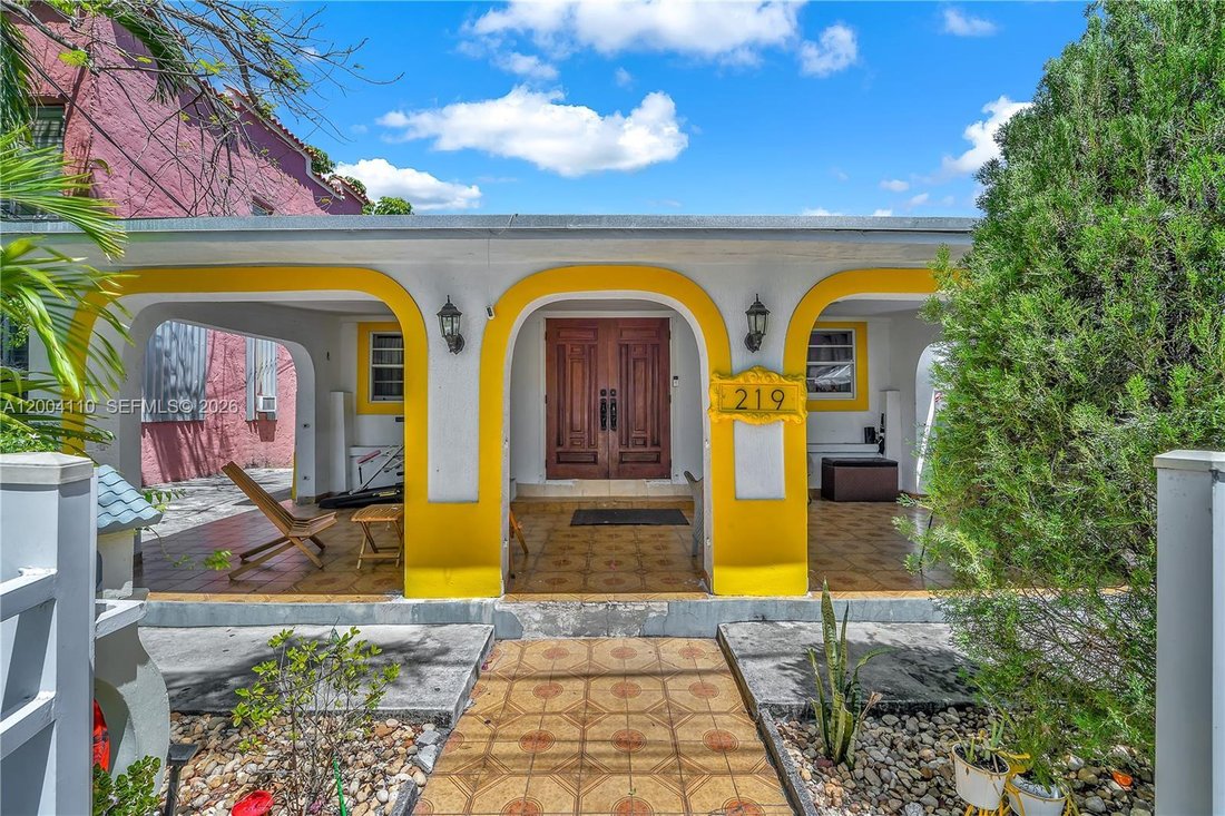 House in Miami, Florida, United States 3 - 17738098