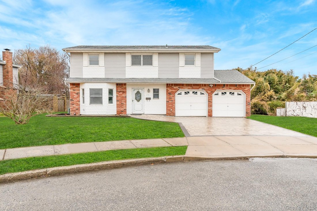 House in Lindenhurst, New York, United States 2 - 17738637