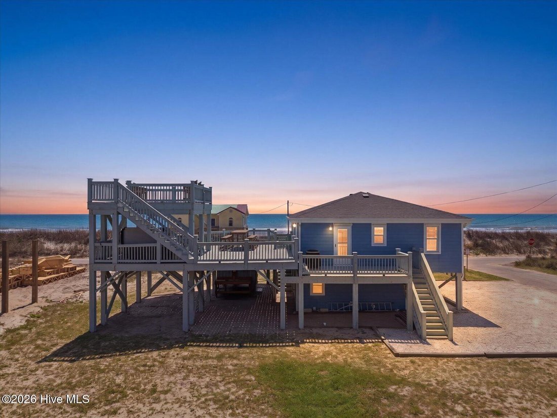 House in North Topsail Beach, North Carolina, United States 1 - 17738286