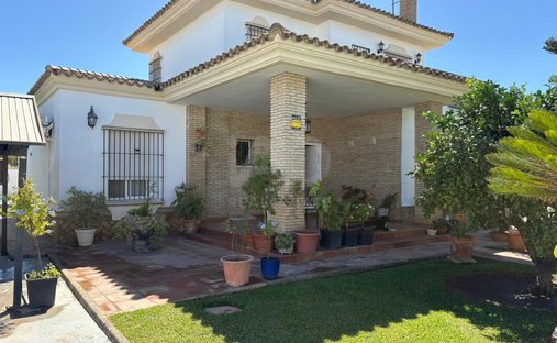 Chalet in Chiclana de la Frontera, Andalusia, Spain 1