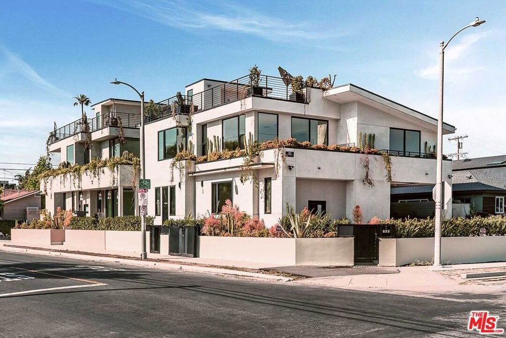 House in Los Angeles, California, United States 1 - 17737217