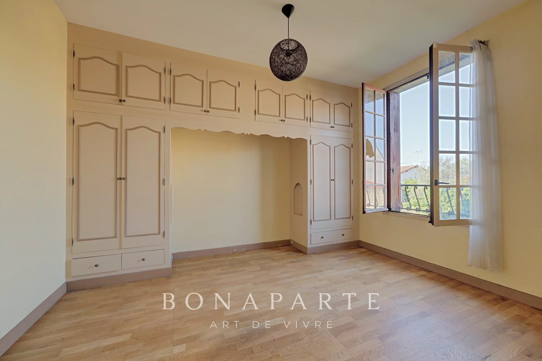 House in Neuilly-Plaisance, Ile-de-France, France 5 - 17735928