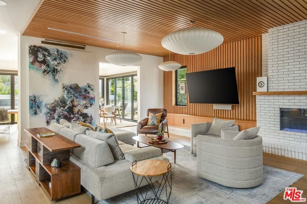 House in Burbank, California, United States 3 - 17737205