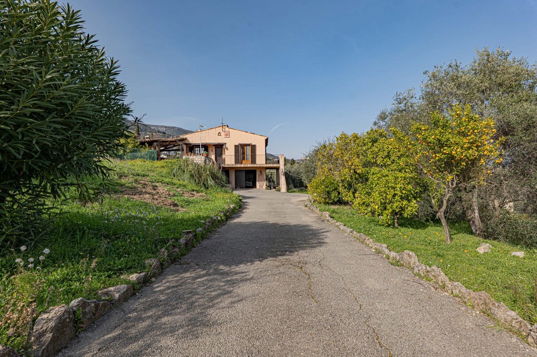 Villa in Gattières, Provence-Alpes-Côte d'Azur, France 1 - 17413095