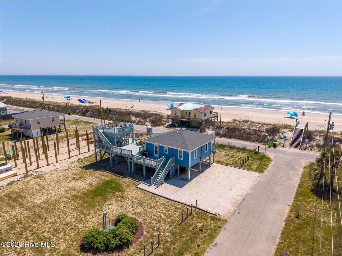 House in North Topsail Beach, North Carolina, United States 5 - 17738286