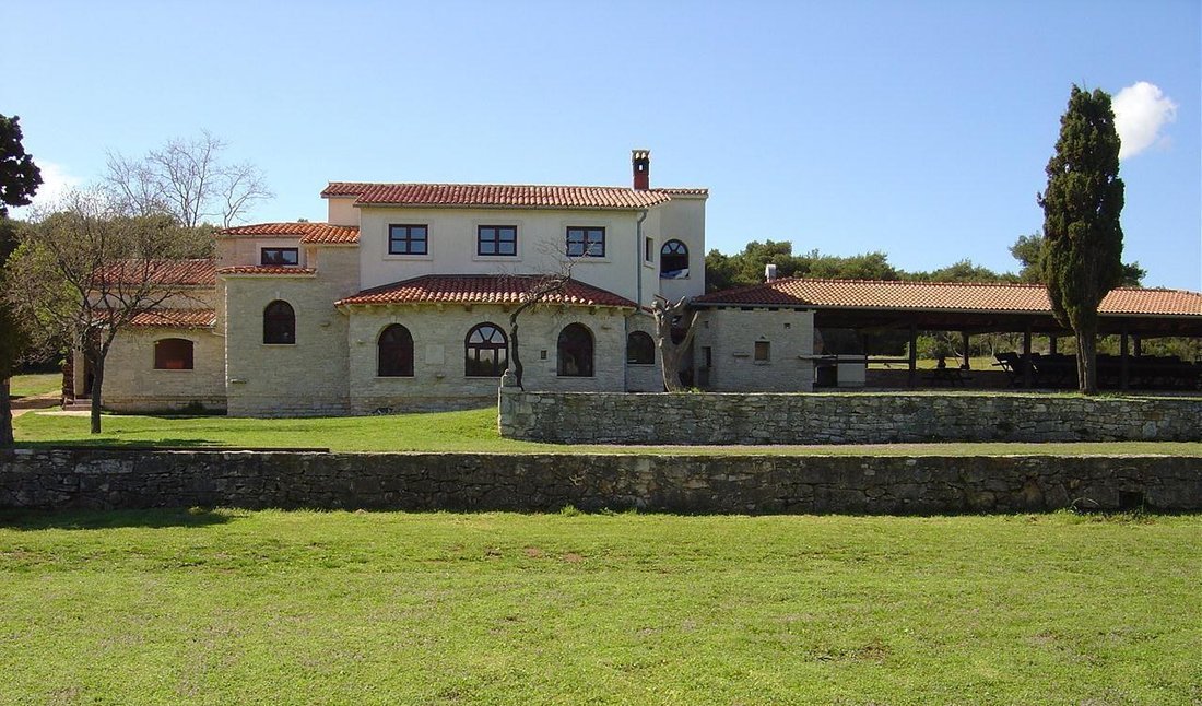 Villa in Liznjan, Istria County, Croatia 2 - 17688454