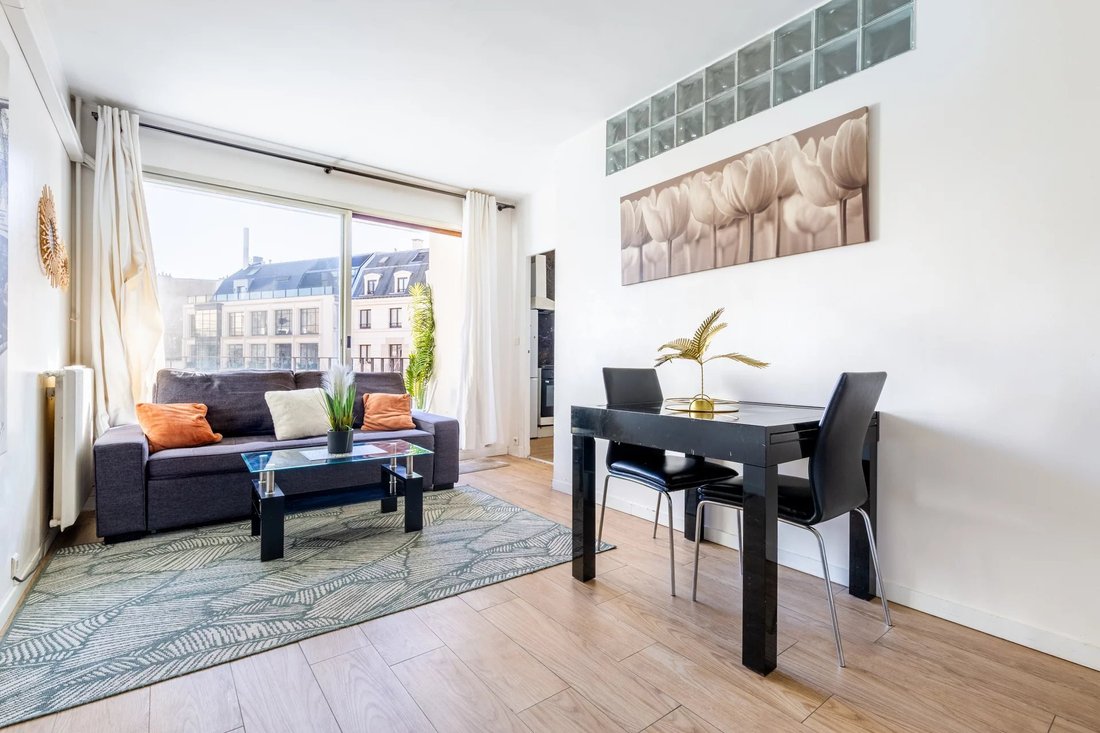 Apartment in Triangle d'Or, Paris 8e Arrondissement, Paris 1 - 17324822